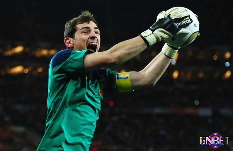 Thủ môn hay nhất Euro: Iker Casillas