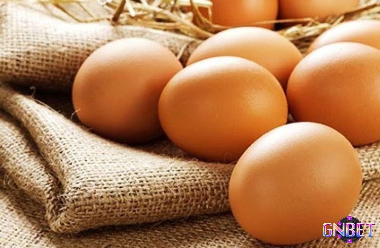 Giải mã giấc mơ thấy gà đẻ trứng để có được thông điệp tâm linh