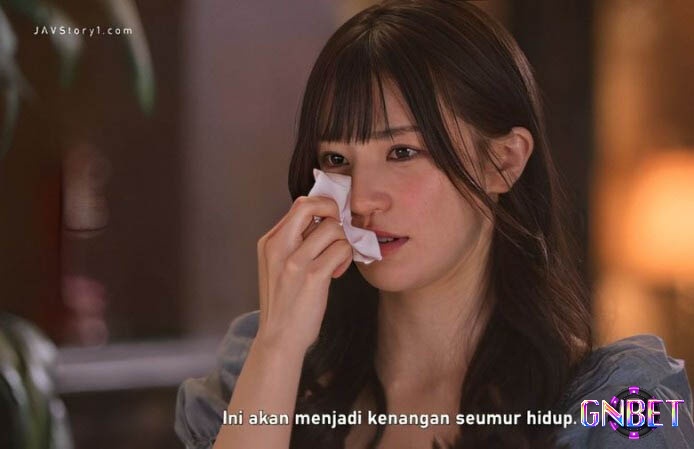 Riho là một diễn viên trẻ chỉ mới hoạt động trong nghề những năm gần đây