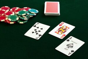 Luật chơi Poker 3 lá chi tiết cho người mới bắt đầu